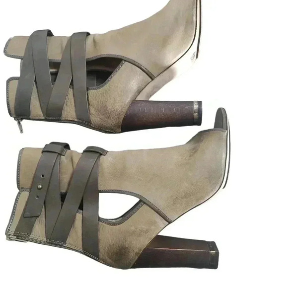 Jean Michelle Cazabat booties - Picture 4 of 5